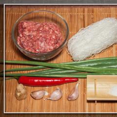 Фунчоза со свиным фаршем